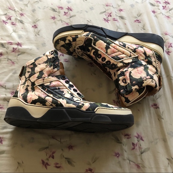 RARE Givenchy Tyson Floral Sneakers - Picture 2 of 8